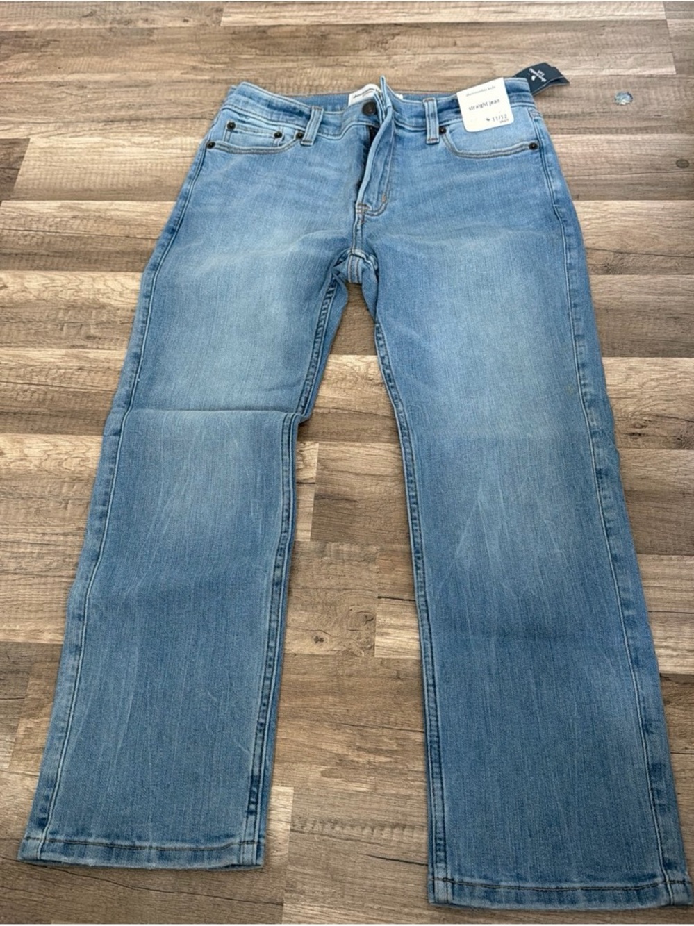 abercrombie kids light blue denim jeans with leather patch